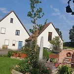Metzner Harnsbach Апартаменты Burgebrach